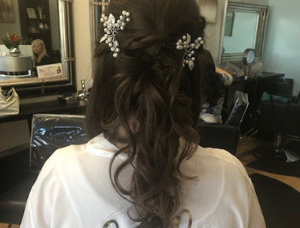 bridal wedding hair with curls